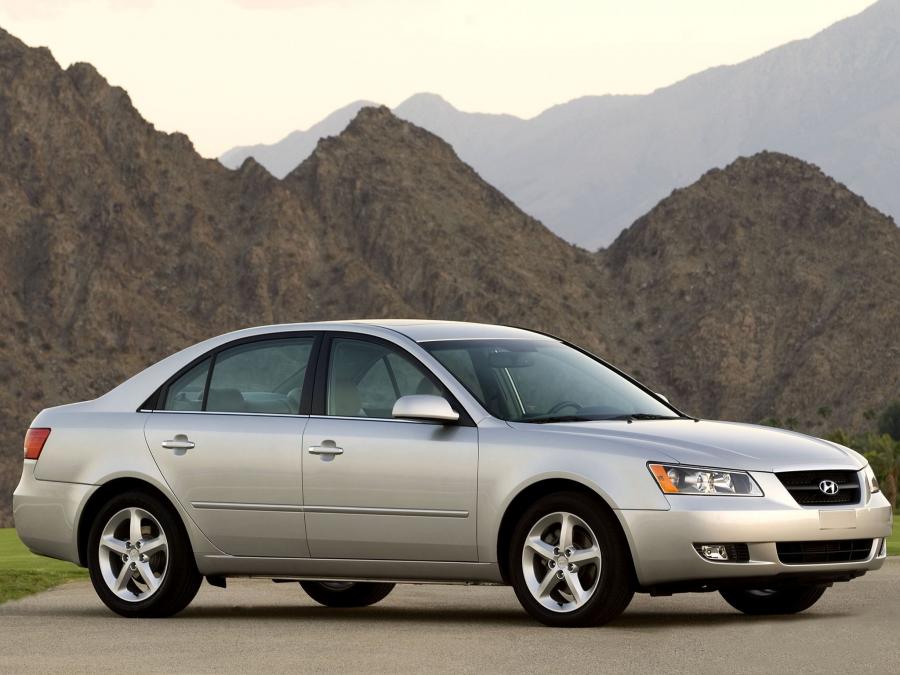  Hyundai Sonata 2005 года  (US) (фото 9 из 14)